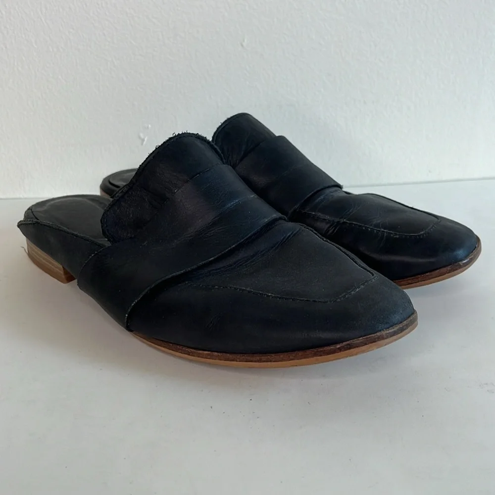 Free People Sz 37 (6.5-7) At Ease Black Leather Mules Loafers Spain 500025403 - Picture 2 of 8